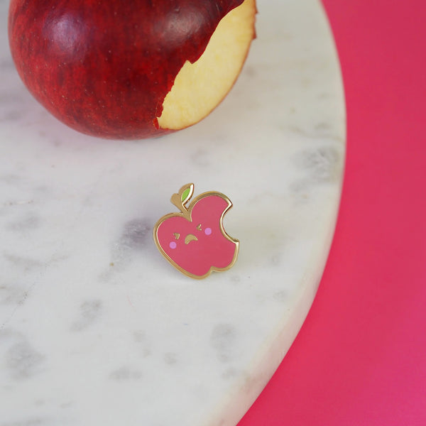 Alex the Apple Pin - Nutmeg and Arlo